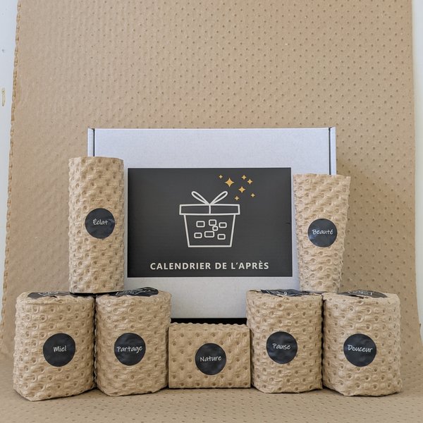 Coffret Sept Mots : sept étuis marqués d'un mot, sans numéro ni date, offrable toute l'année